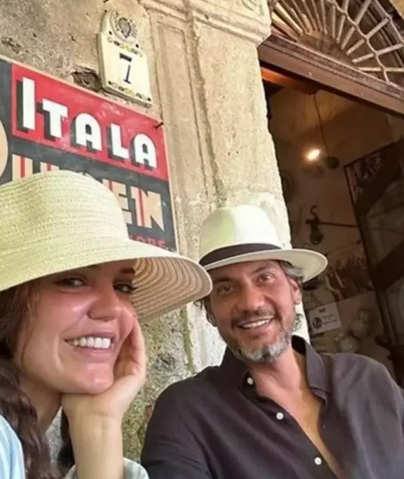 Hilal Altınbilek'ten romantik kutlama!